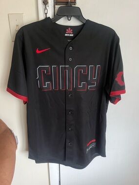 Cincinnati Reds Nike men’s MLB city connect jersey M